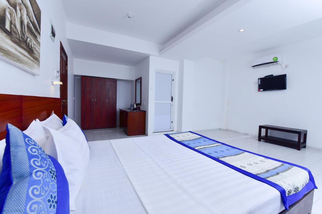 Lucky Seven Beach Resort Hikkaduwa Luaran gambar